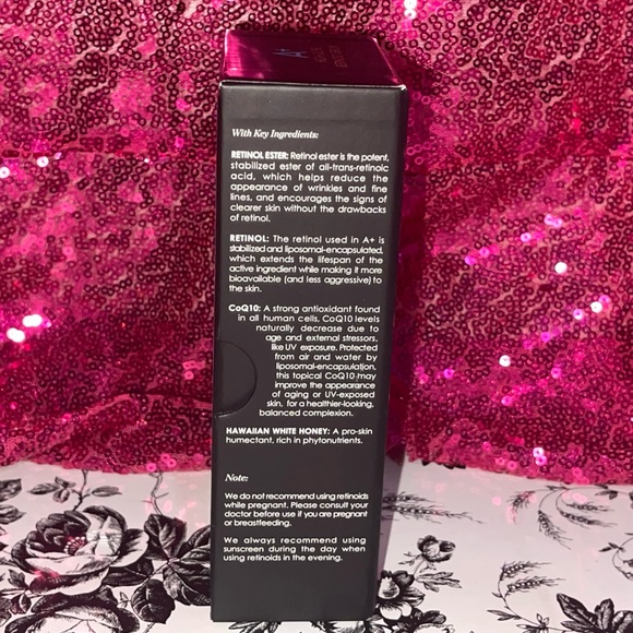 Sunday Riley A+ High-Dose Retinoid Serum - Picture 4 of 4